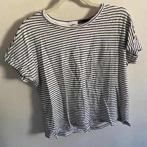 Cute striped T shirt!